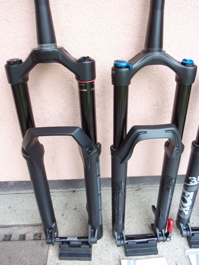 Nové vidlice Fox, Rock Shox, SR Suntour