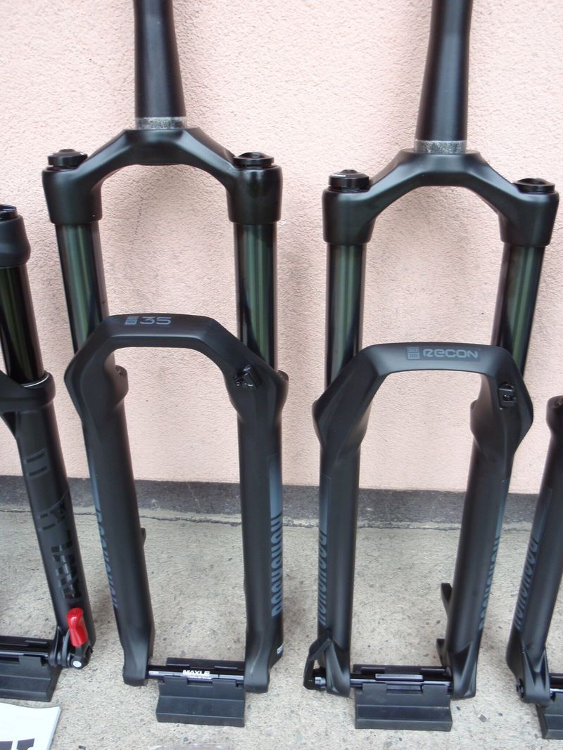 Nové vidlice Fox, Rock Shox, SR Suntour