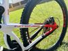 Intense Carbine Expert 2021 - minimálně jeté karbonové enduro