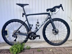 BMC Teammachine SLR01, v.56, karbonová kola EIE