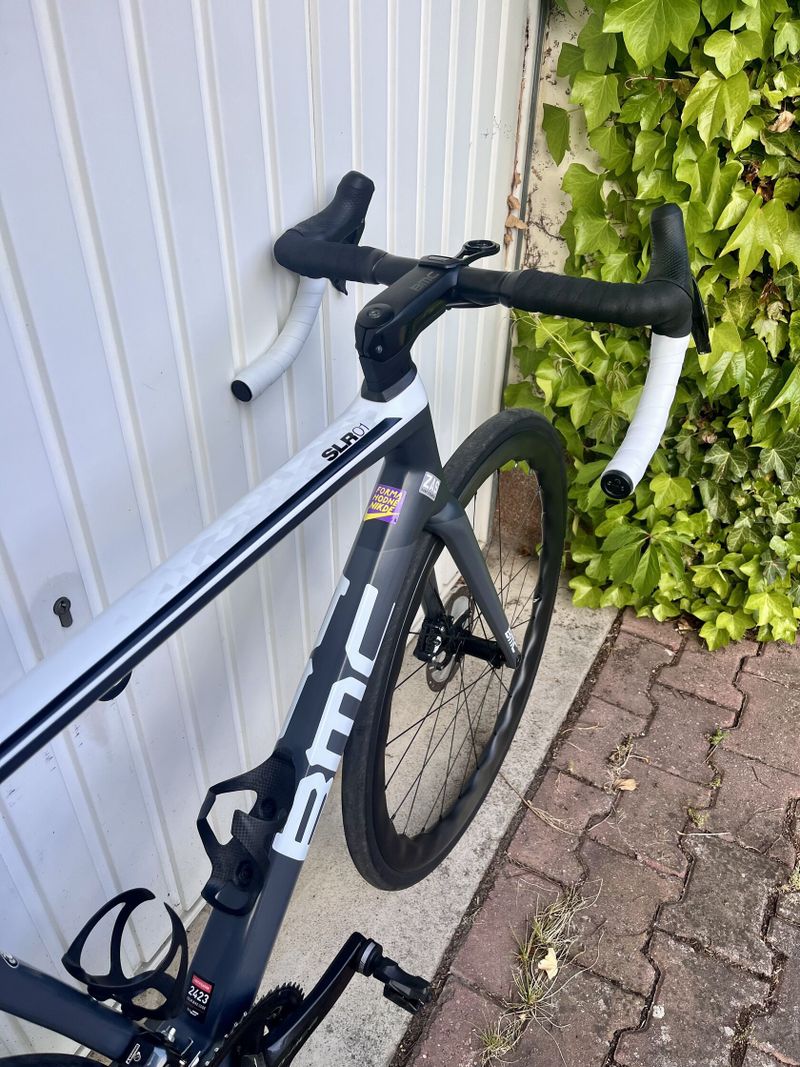 BMC Teammachine SLR01, v.56, karbonová kola EIE