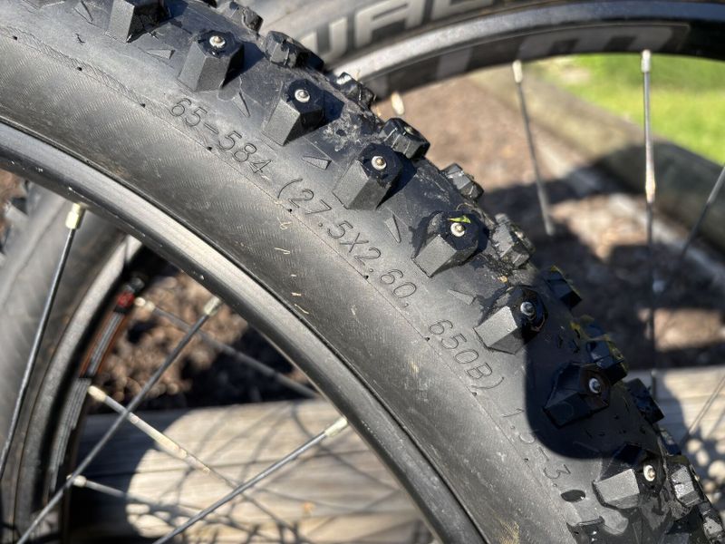 sada kol WTB 27.5 + zimní pláště icespiker schwalbe 2.6