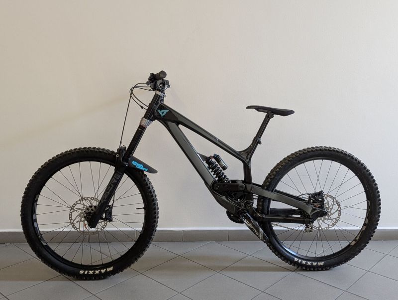 YT Tues 2023 Core 2 - DH 200/200mm