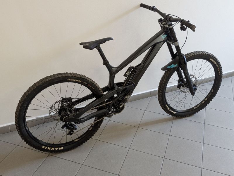 YT Tues 2023 Core 2 - DH 200/200mm