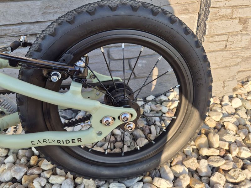 Early Rider Seeker 14"