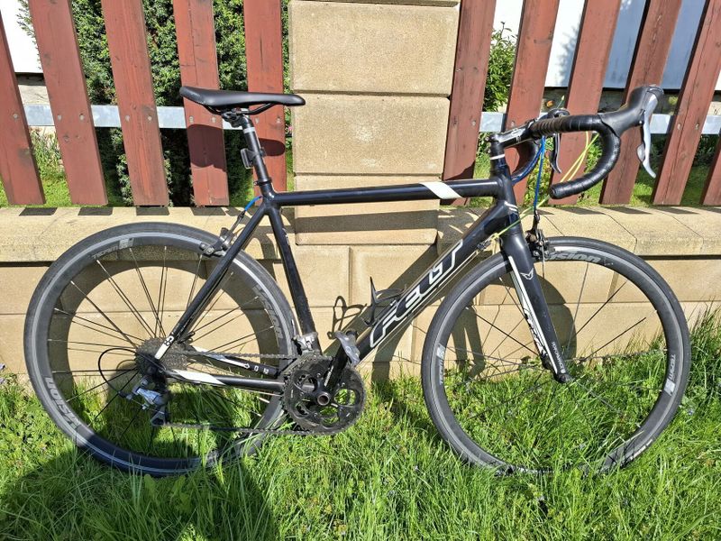 Silniční kolo Felt, osazení Tiagra/SRAM Apex, vel. 56