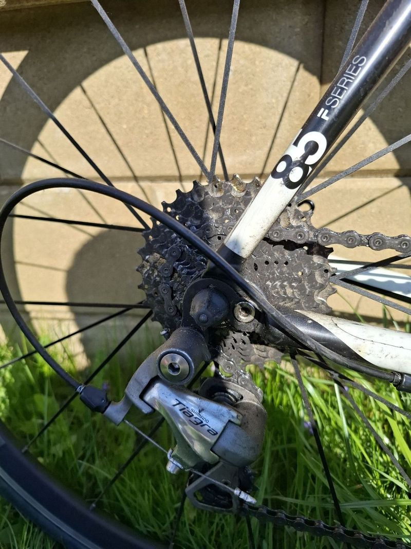 Silniční kolo Felt, osazení Tiagra/SRAM Apex, vel. 56