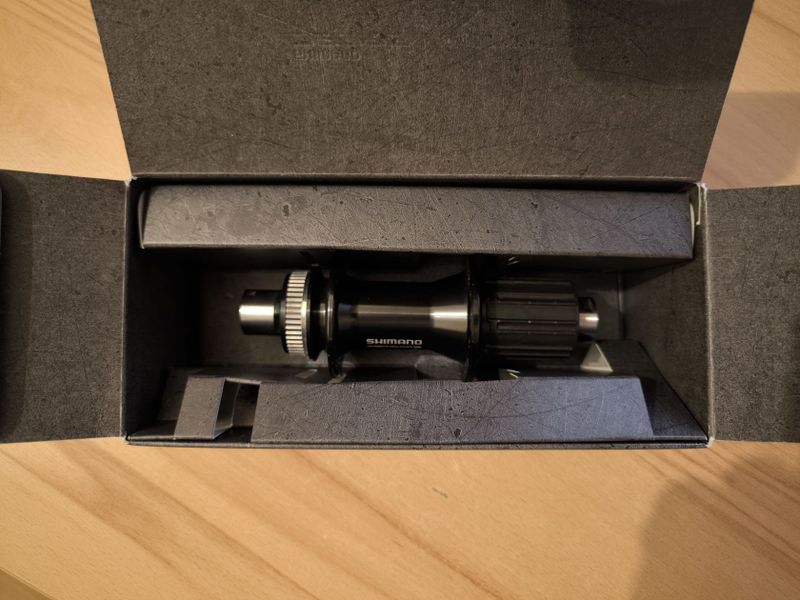 Shimano XT zadní náboj FH-M8000 - NOVÝ
