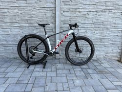 Trek procaliber 9.8. - karbonová kola 