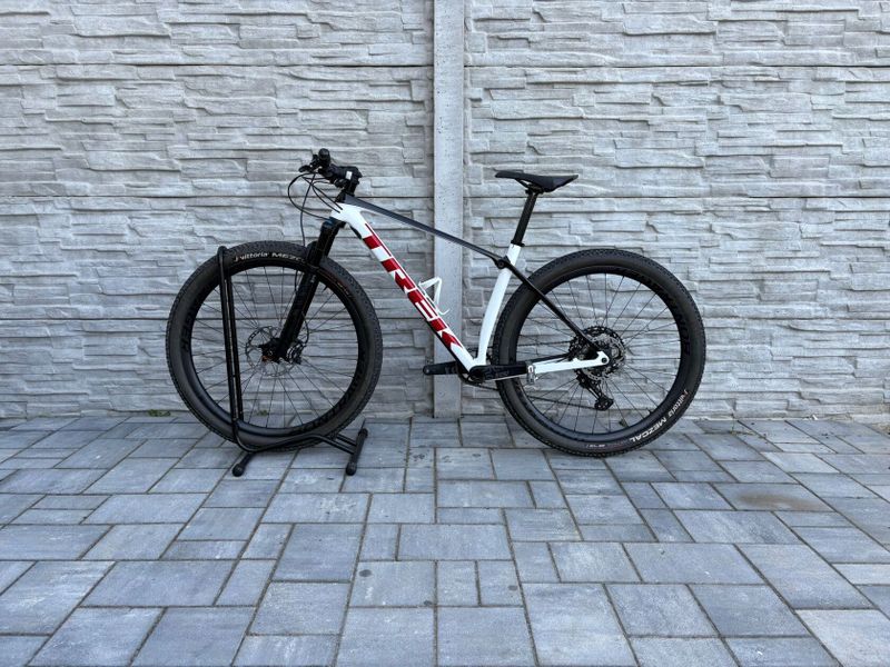 Trek procaliber 9.8. - karbonová kola rezervace do 14.6.