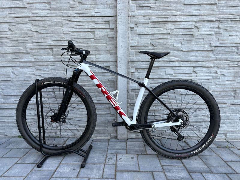 Trek procaliber 9.8. - karbonová kola rezervace do 14.6.