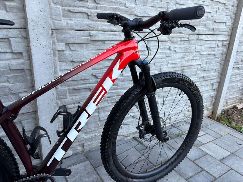 Trek procaliber 9.8. - karbonová kola 