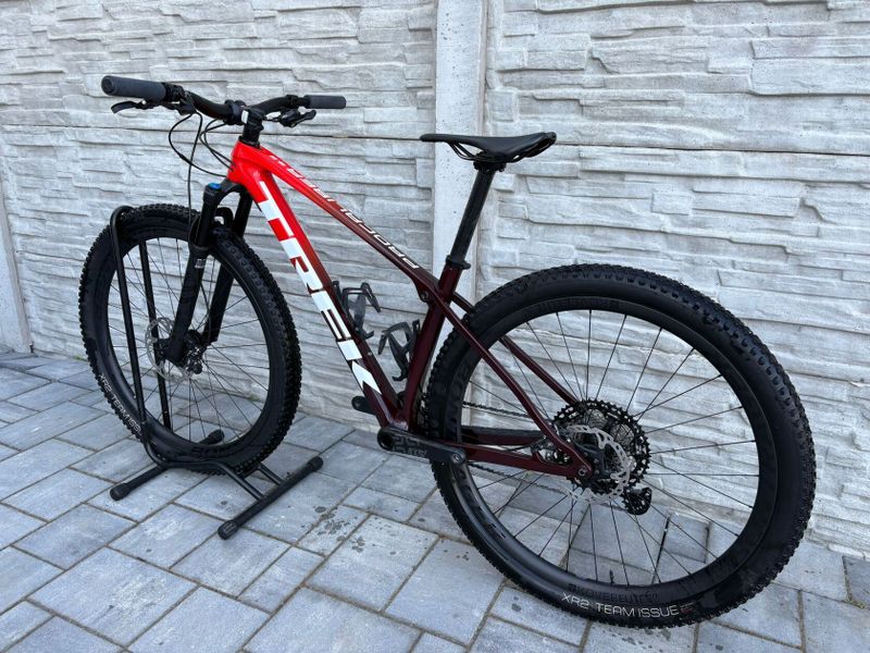 Trek procaliber 9.8. - karbonová kola 