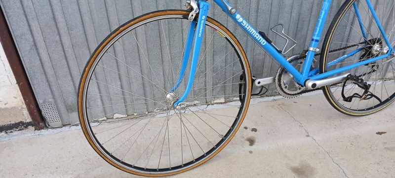 Silniční kolo styl Favorit, velikost rámu 53,5 cm