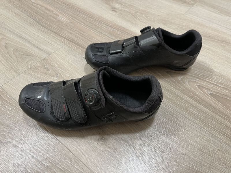Silniční tretry Specialized 43.5