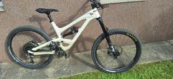 YT Capra Core 2 CF