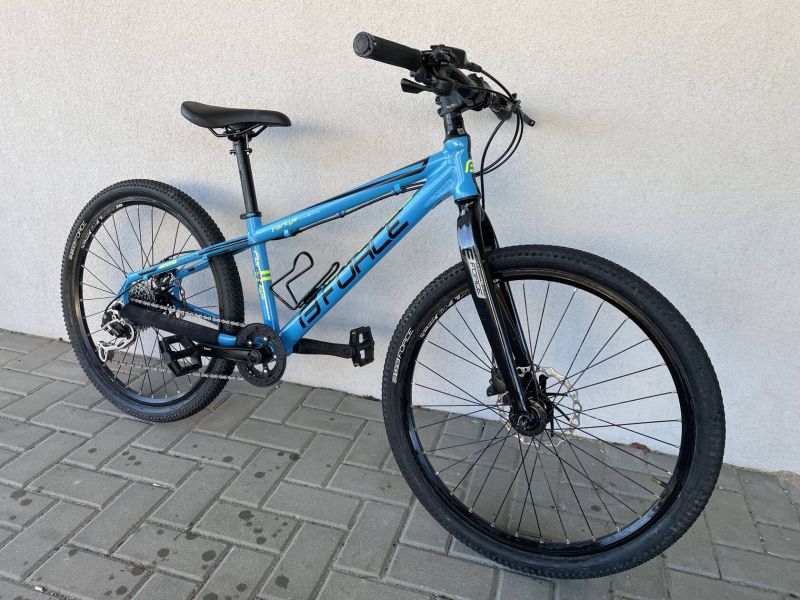 Lehké kolo Force Forkys 24" 1x9 + helma zdarma