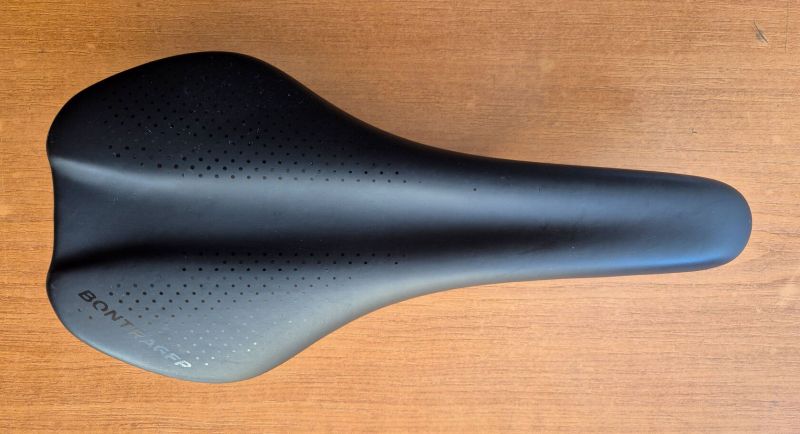 Sedlo Bontrager Arvada Comp