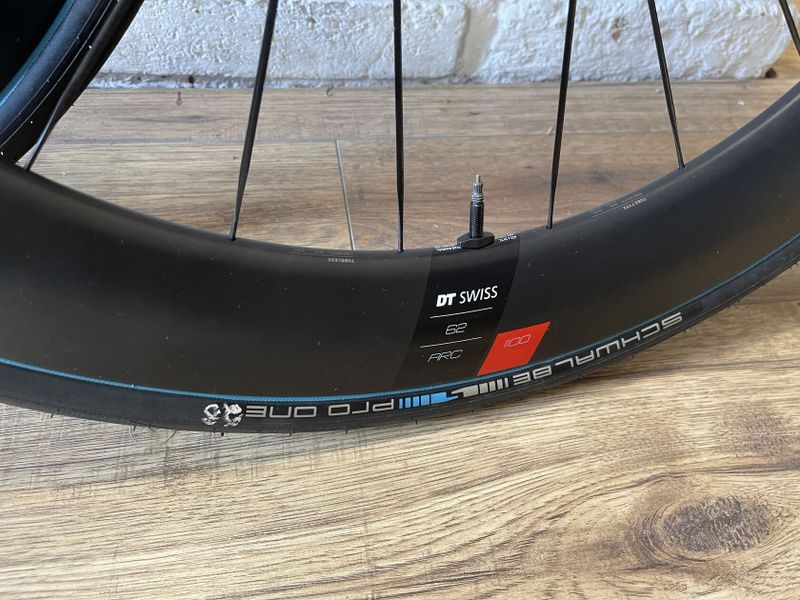 Nová zapletená kola DT SWISS ARC 1100 Dicut 62 DB