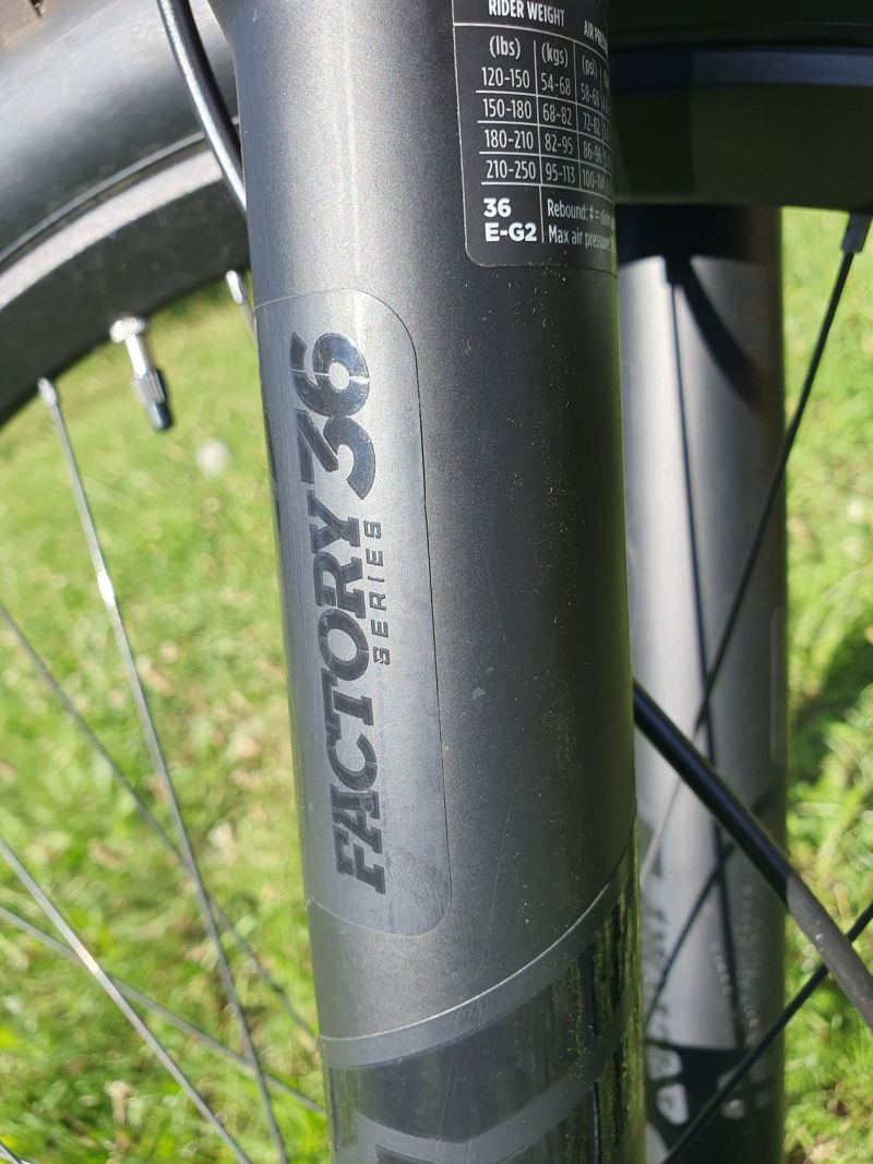 Elektrokolo Merida eONE-SIXTY 9000, M, mullet, karbon