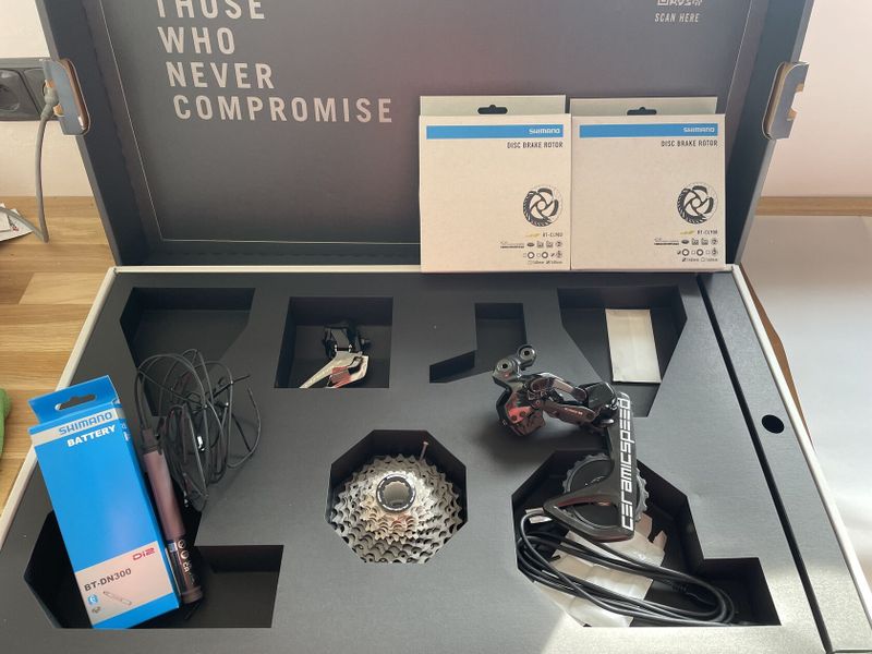 Sada SHIMANO DURA-ACE R9200 DI2 2x12