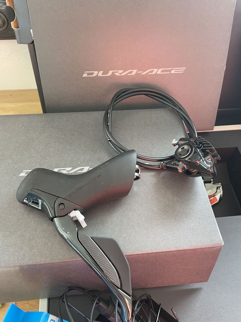 Sada SHIMANO DURA-ACE R9200 DI2 2x12