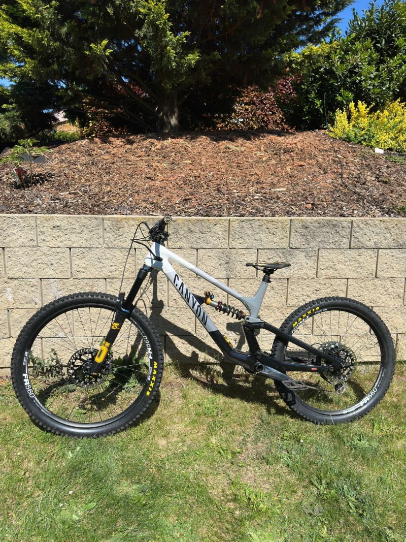 Canyon Torque Mullet CF Fabio Wibmer LTD (Shockwaves) 