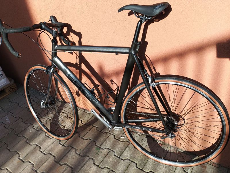 Na prodej silniční kolo Fort, nejeté, velikost 60cm