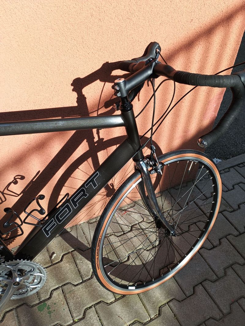 Na prodej silniční kolo Fort, nejeté, velikost 60cm