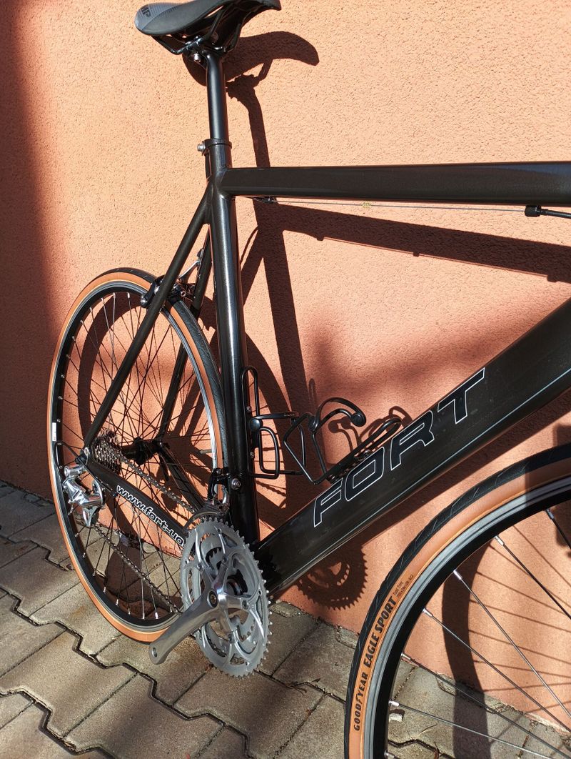 Na prodej silniční kolo Fort, nejeté, velikost 60cm