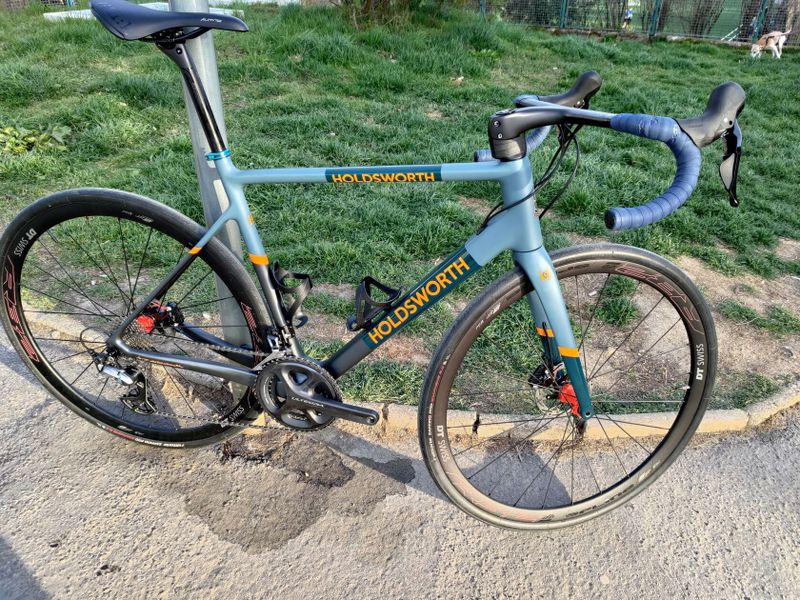 Prodám karbonové silniční kolo anglické značky Holdsworth velikost 56cm
