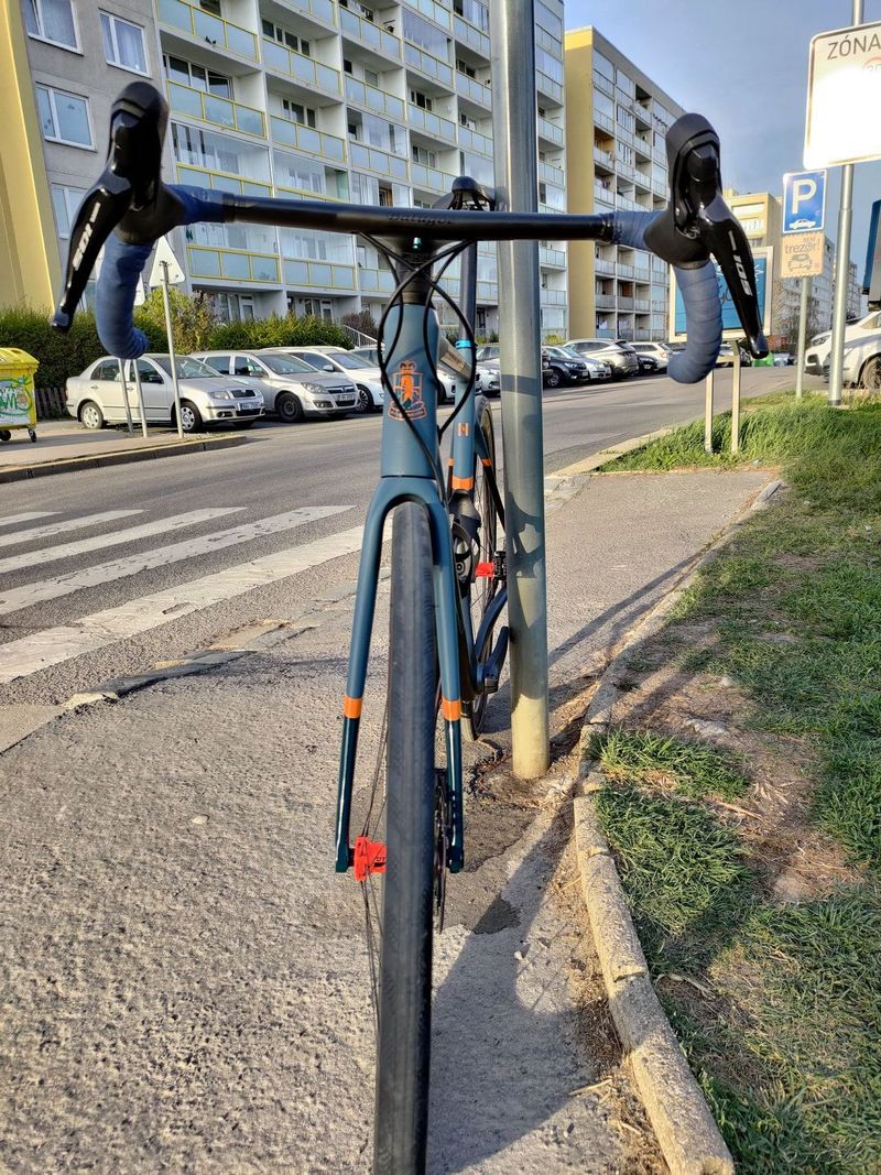 Prodám karbonové silniční kolo anglické značky Holdsworth velikost 56cm
