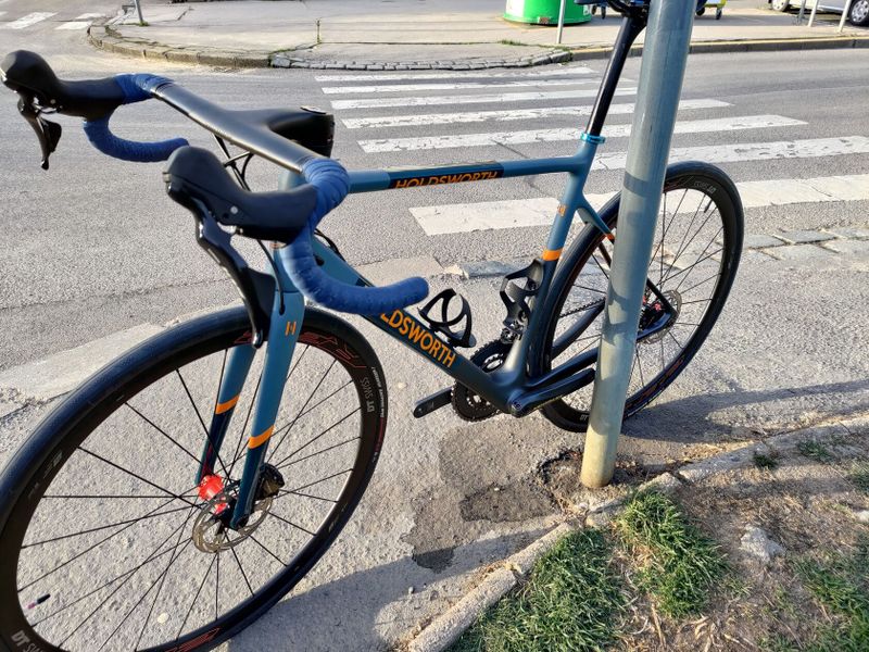 Prodám karbonové silniční kolo anglické značky Holdsworth velikost 56cm