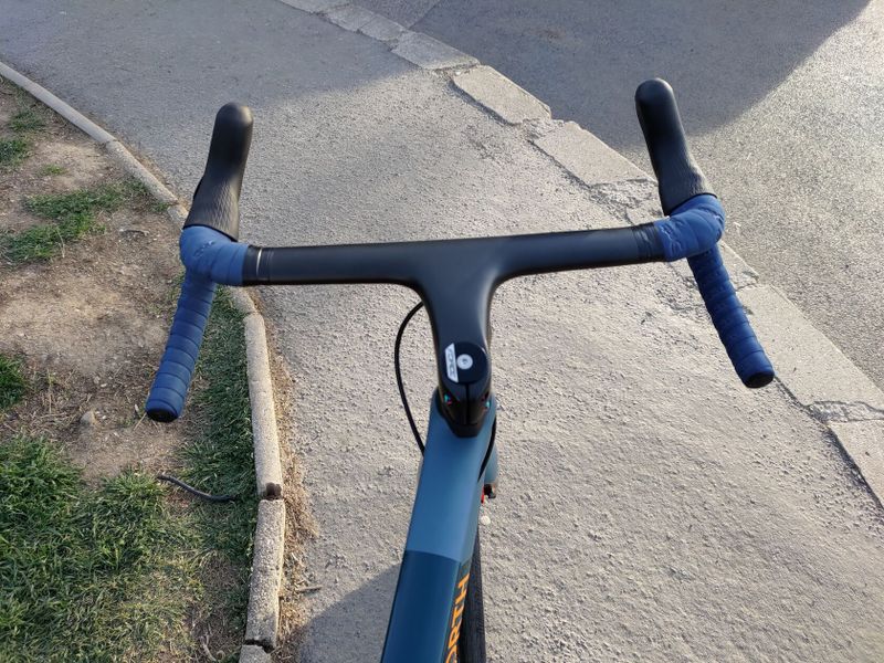 Prodám karbonové silniční kolo anglické značky Holdsworth velikost 56cm