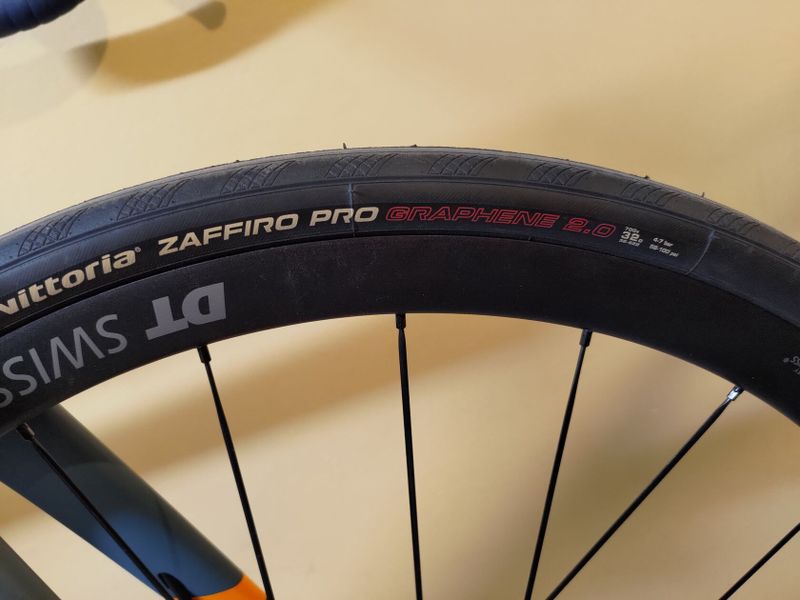 Prodám karbonové silniční kolo anglické značky Holdsworth velikost 56cm