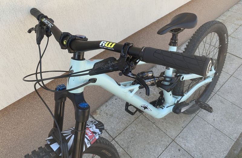 Prodám mullet Specialized Status 160 vel.M S3