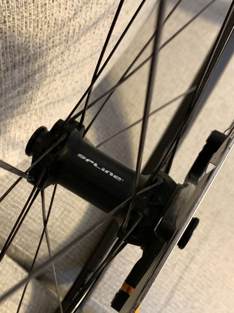 Zapletená silniční kola DT Swiss PRC 1475 Spline Carbon Tubeless