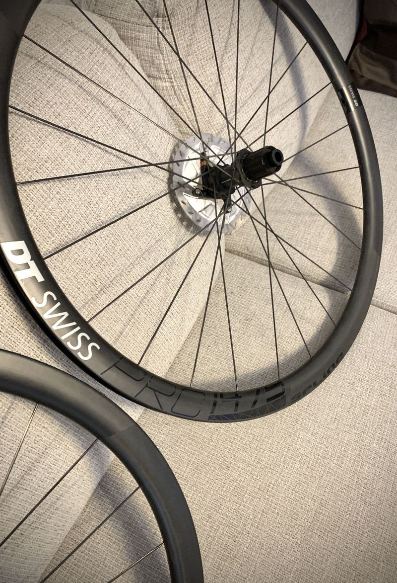 Zapletená silniční kola DT Swiss PRC 1475 Spline Carbon Tubeless