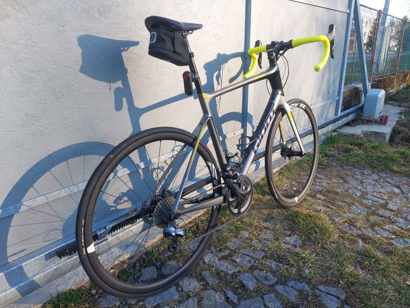 Giant defy di2 