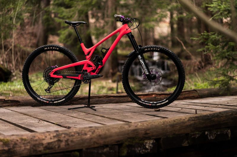 Prodám enduro kolo Evil Wreckoning v top stavu