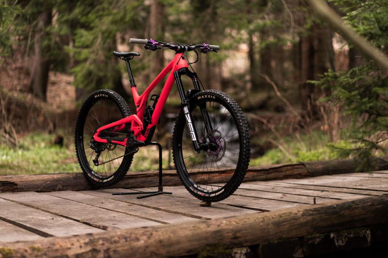 Prodám enduro kolo Evil Wreckoning v top stavu