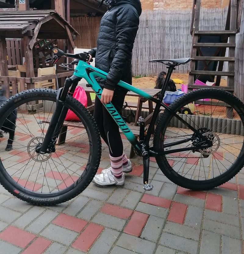 Závodní karbonové kolo, individuální stavba, váha 8,75kg + teleskopická sedlovka DT Swiss 