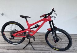 YT Capra 2019 CF PRO vel. L 27,5”