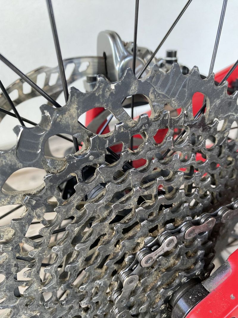 YT Capra 2019 CF PRO vel. L 27,5”