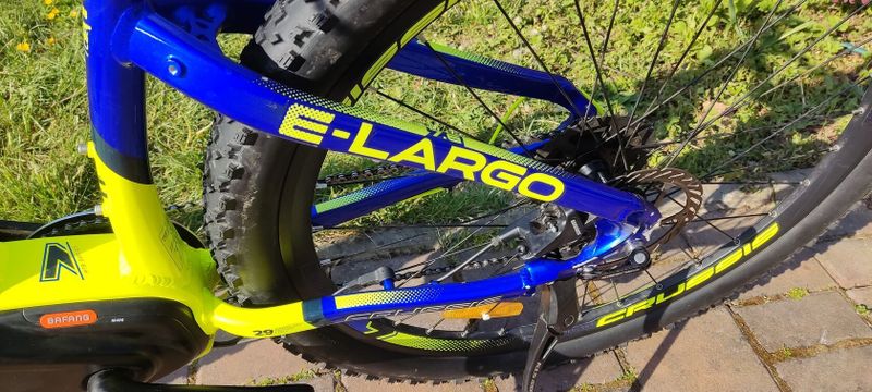 Málo jetý e-bike Crussis E-Largo s velkou baterií