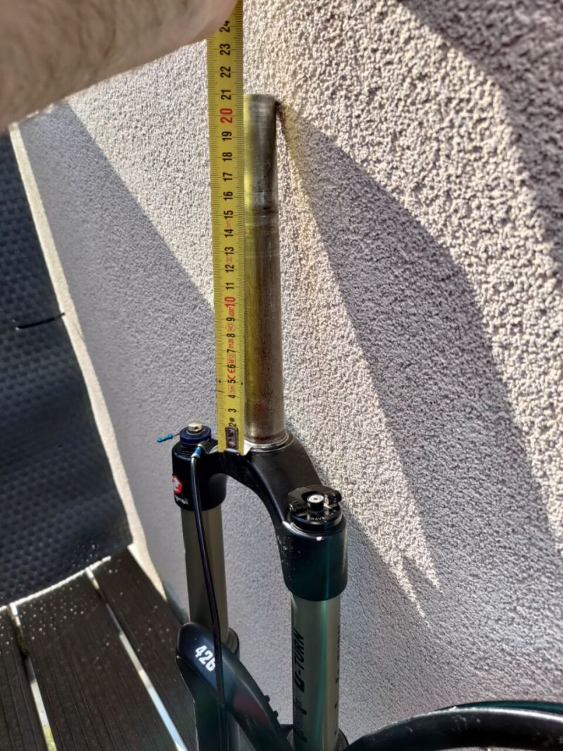 Prodám vidlici Rock Shox Pike 95-140mm, včetně předního kola