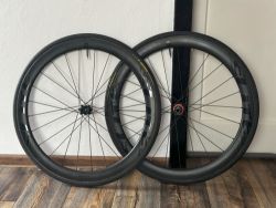 Zapletená karbonová kola Elitewheels 45mm na galusky