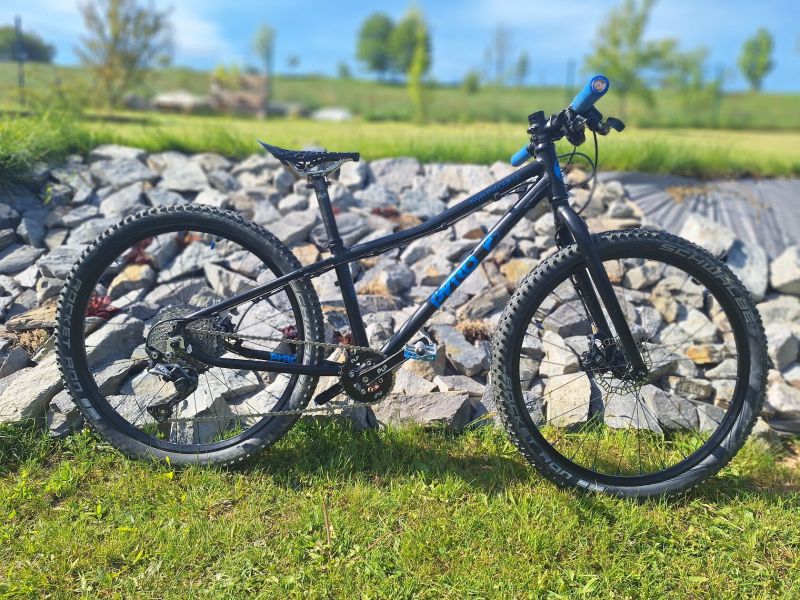 Prodám velmi lehké dětské kolo PYRO TWENTYFOUR UL 24" (pod 8kg)