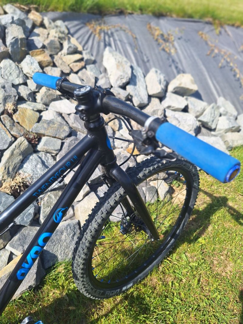 Prodám velmi lehké dětské kolo PYRO TWENTYFOUR UL 24" (pod 8kg)