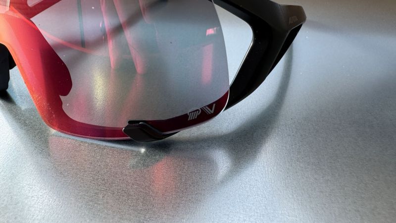 Sluneční brýle Alpina Hawkeye Q-Lite V black matt/purple